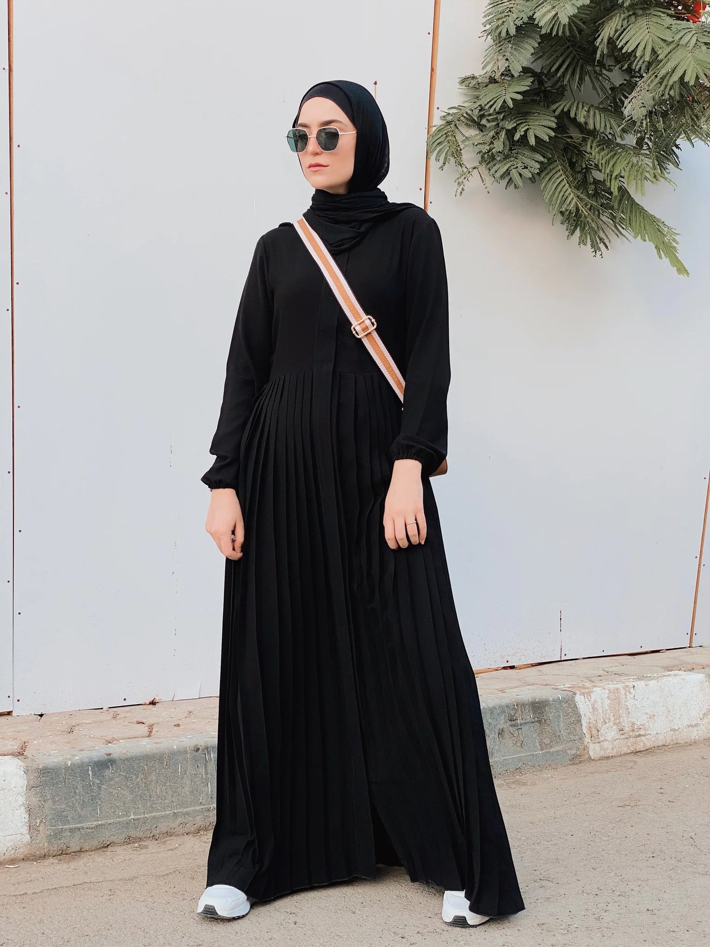 Full zipper pleated abaya